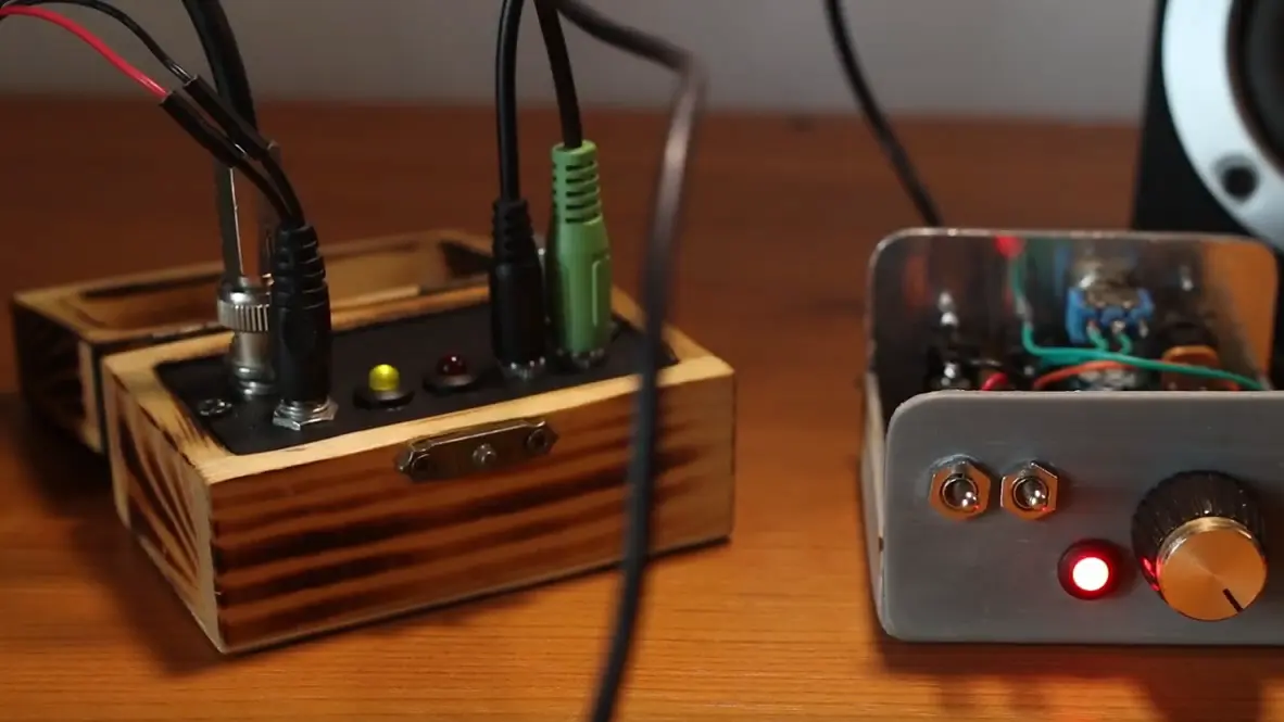 Tiny Transceiver Gets It Done With One Transistor