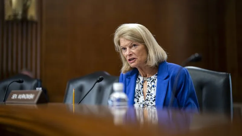 Murkowski, done with Trump, won’t rule out leaving GOP - Infosec.Pub