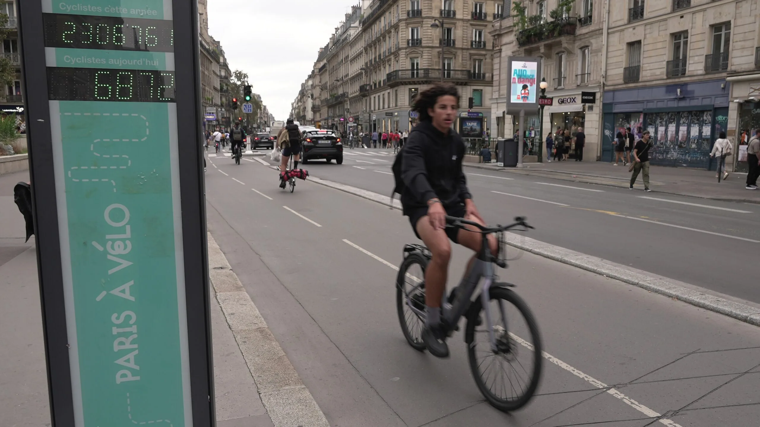 Paris votes to make 500 more streets car free  - The World from PRX