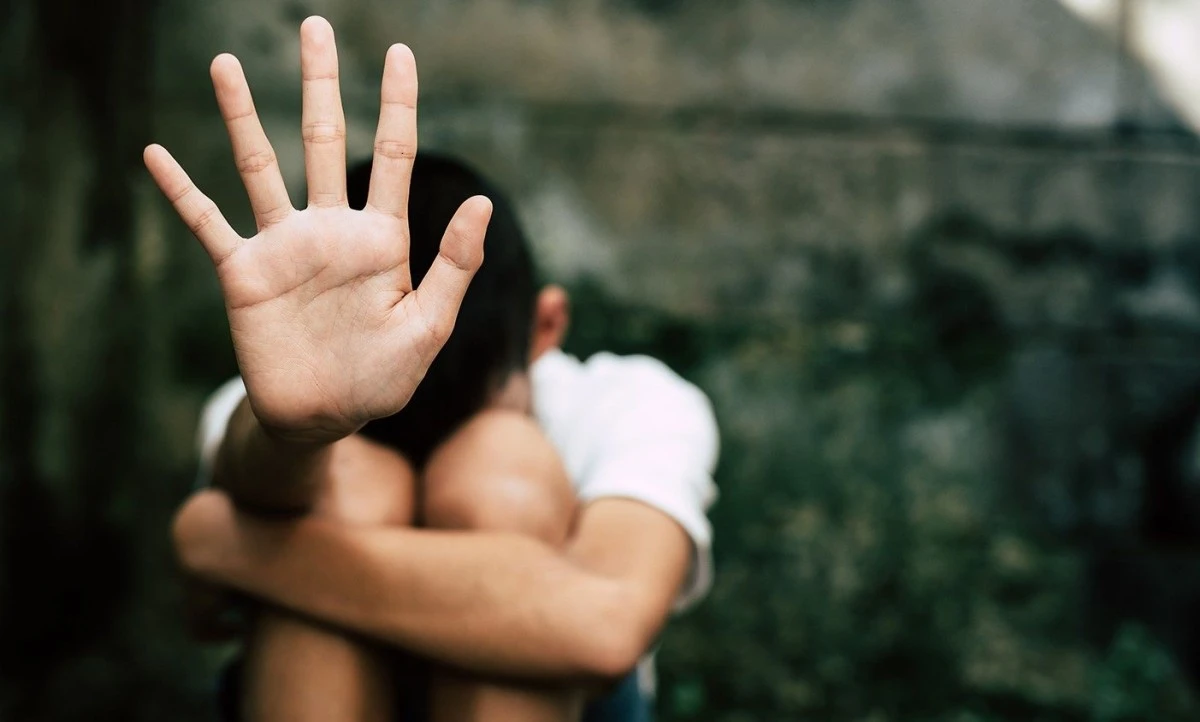 Gallipoli, a processo il padre che picchiava il figlio da quando aveva 4 anni perché gay