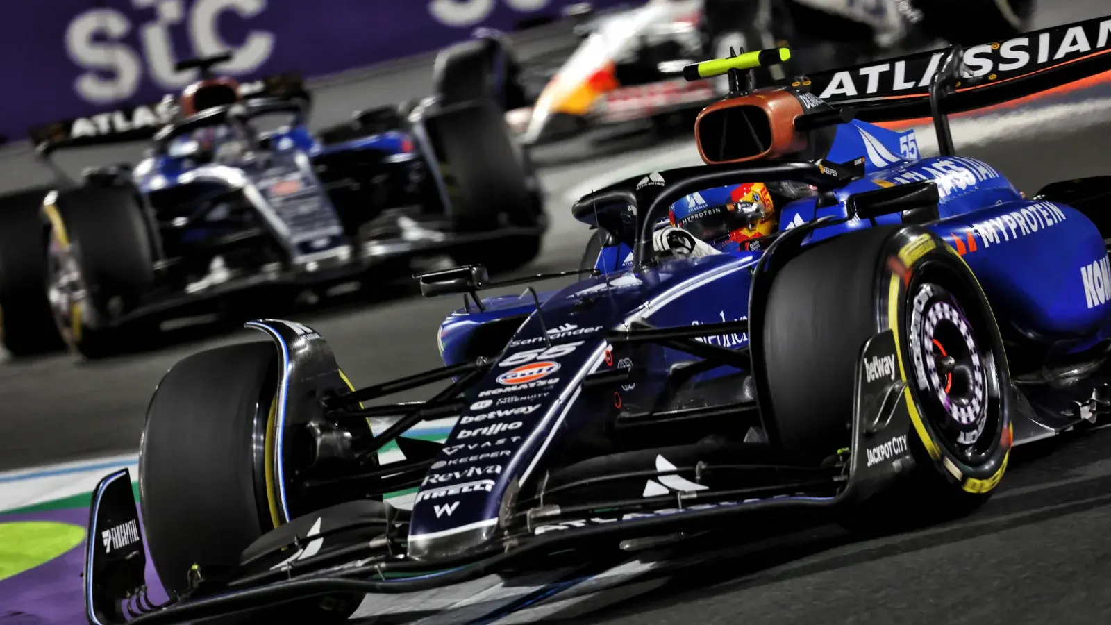 Carlos Sainz explains how &#8216;nervous&#8217; Saudi GP finale differed from Singapore win