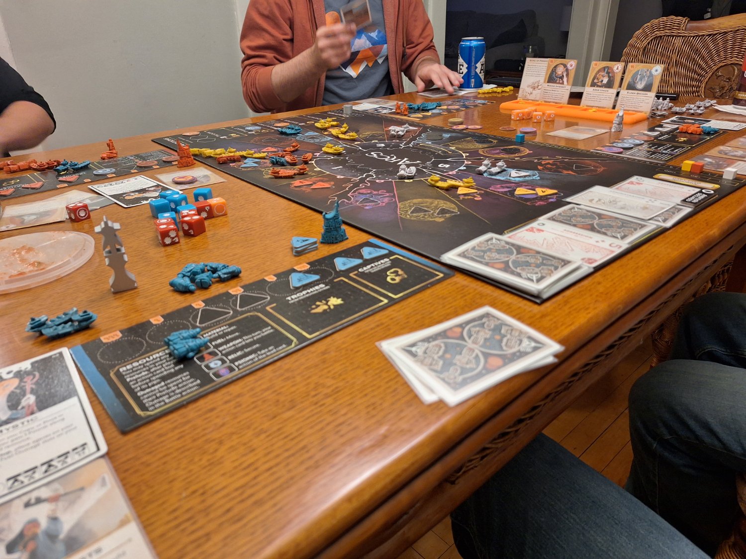 A 4-player game of Arcs