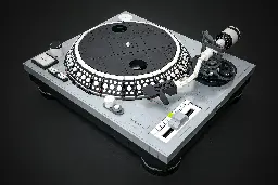 Technics SL-1200 MK2 Turntable